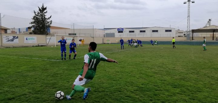 Imagen del partido disputado hoy entre el Altorricón y la Peña Ferranca. // FOTO: Carlos Domínguez.